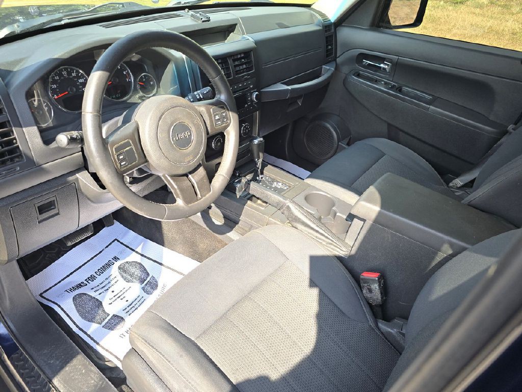 2012 Jeep Liberty Image 12