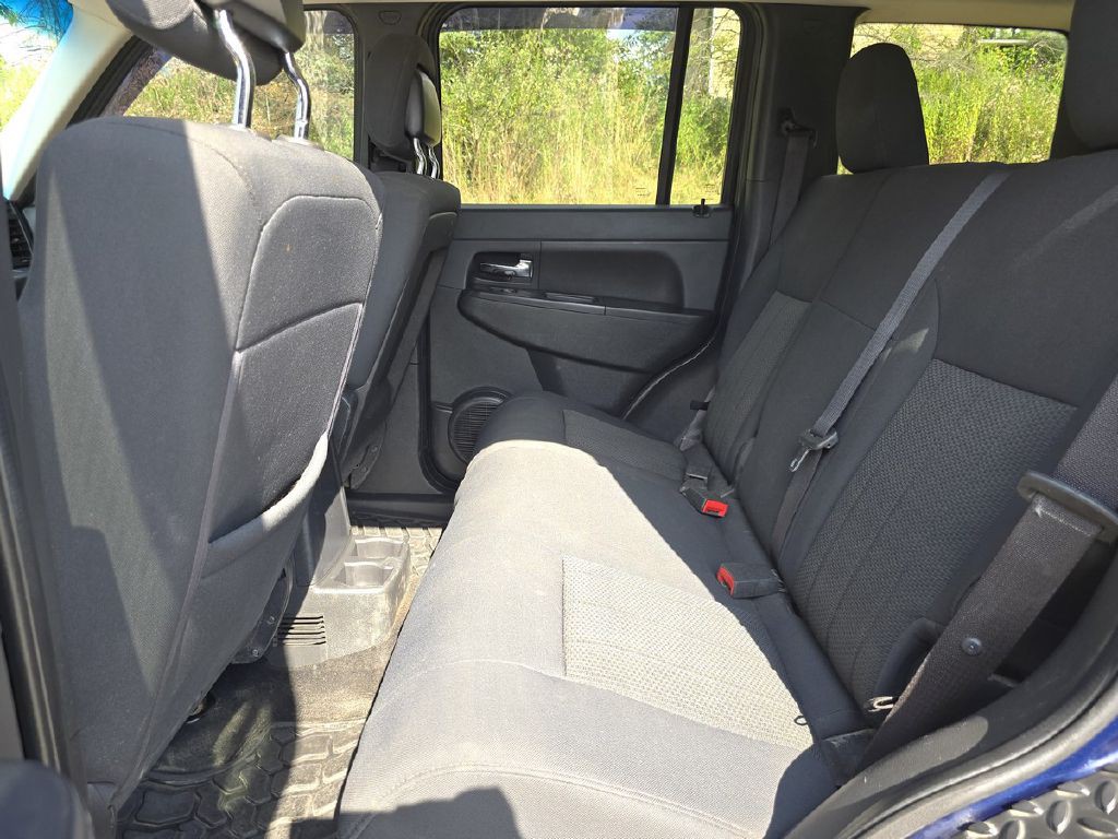 2012 Jeep Liberty Image 14
