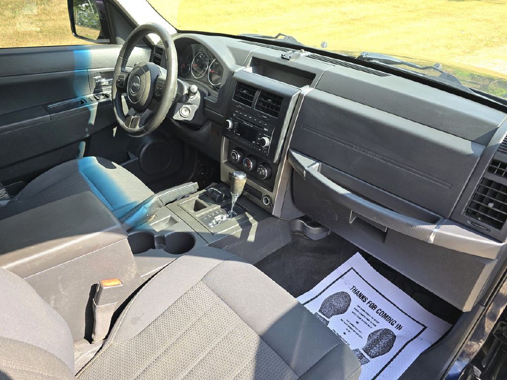 2012 Jeep Liberty Image 17