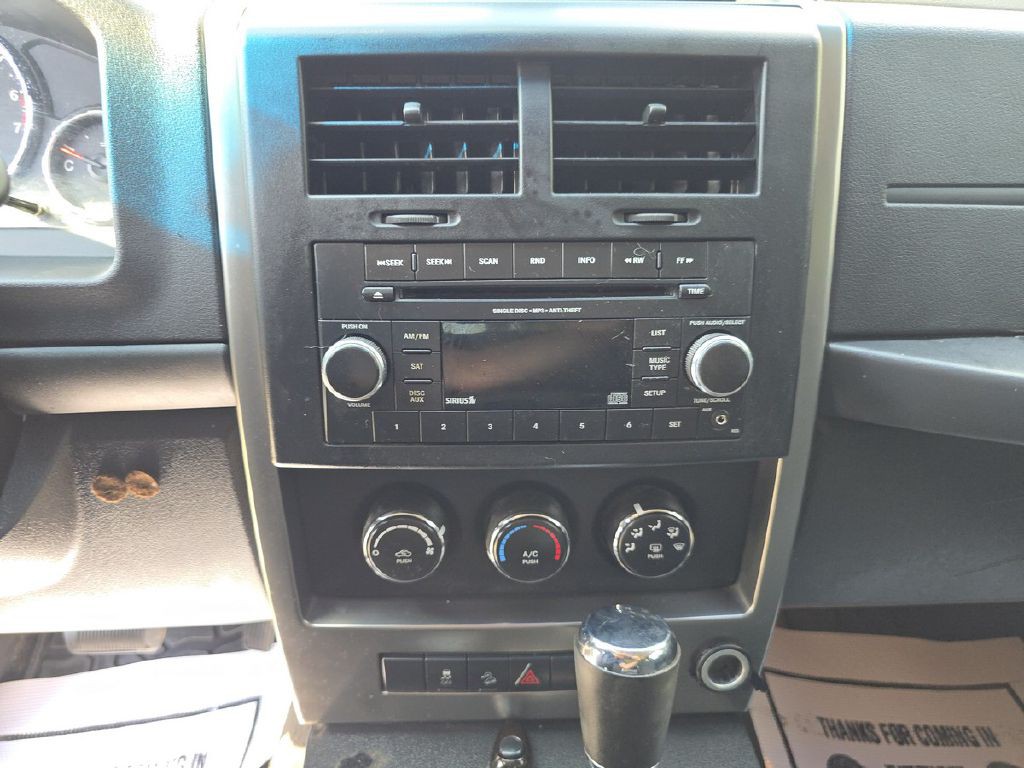 2012 Jeep Liberty Image 20