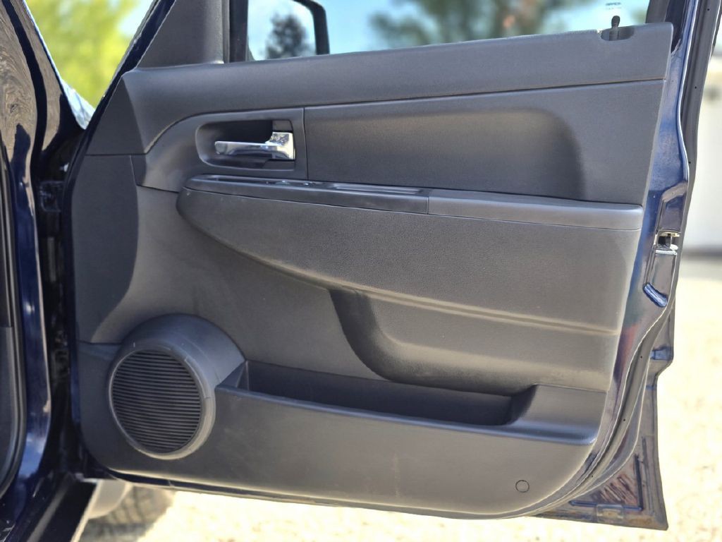 2012 Jeep Liberty Image 23