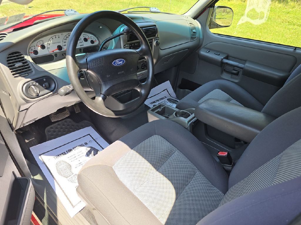2005 Ford Explorer Image 12