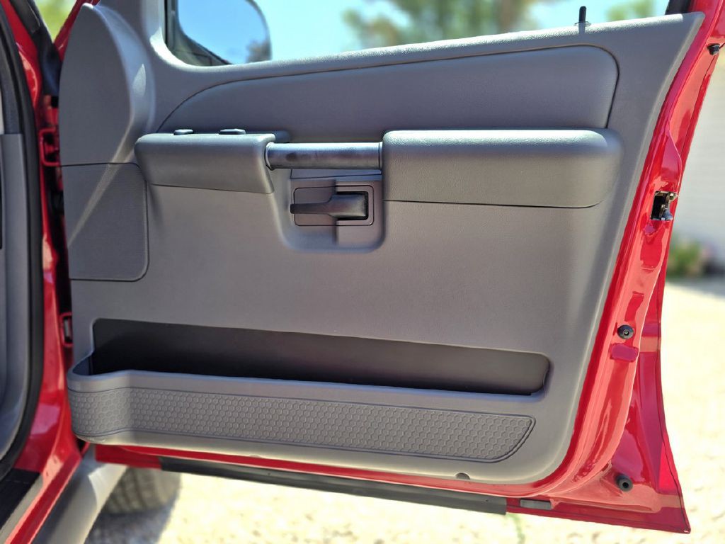 2005 Ford Explorer Image 22