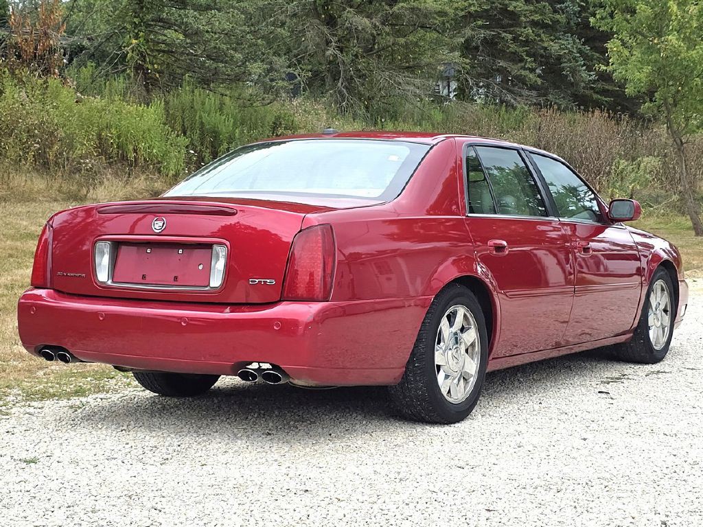 2003 Cadillac DTS Image 9
