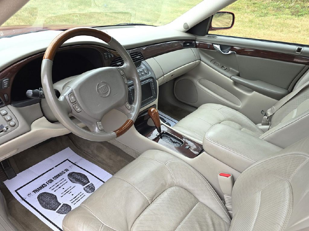 2003 Cadillac DTS Image 12