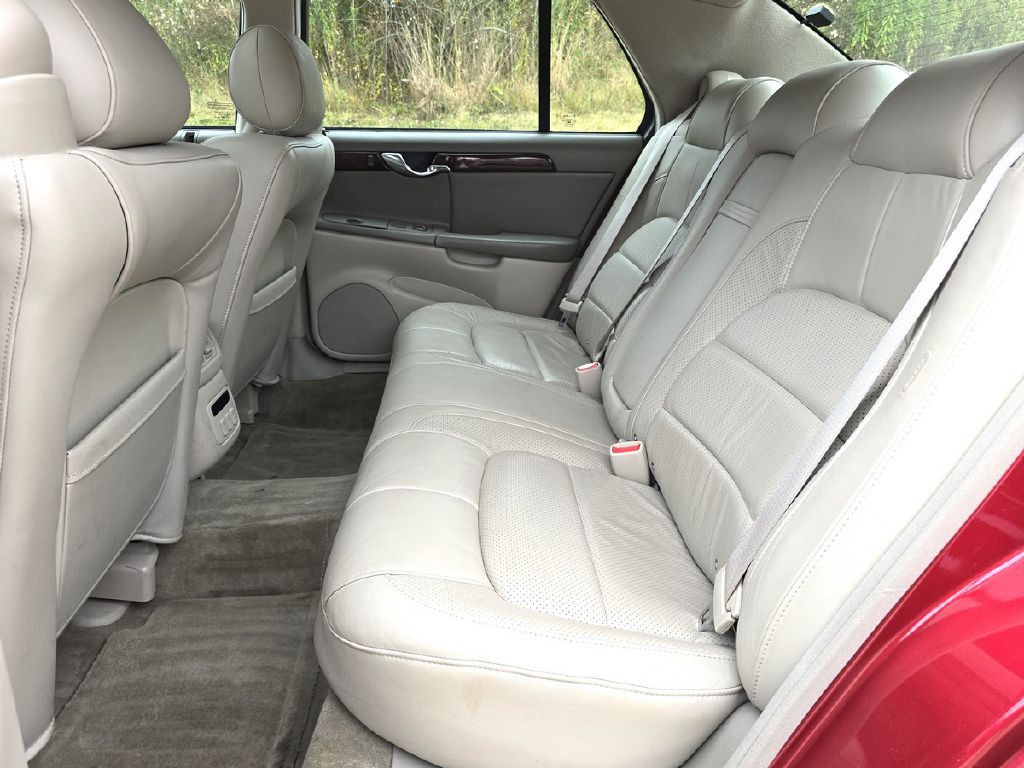 2003 Cadillac DTS Image 14