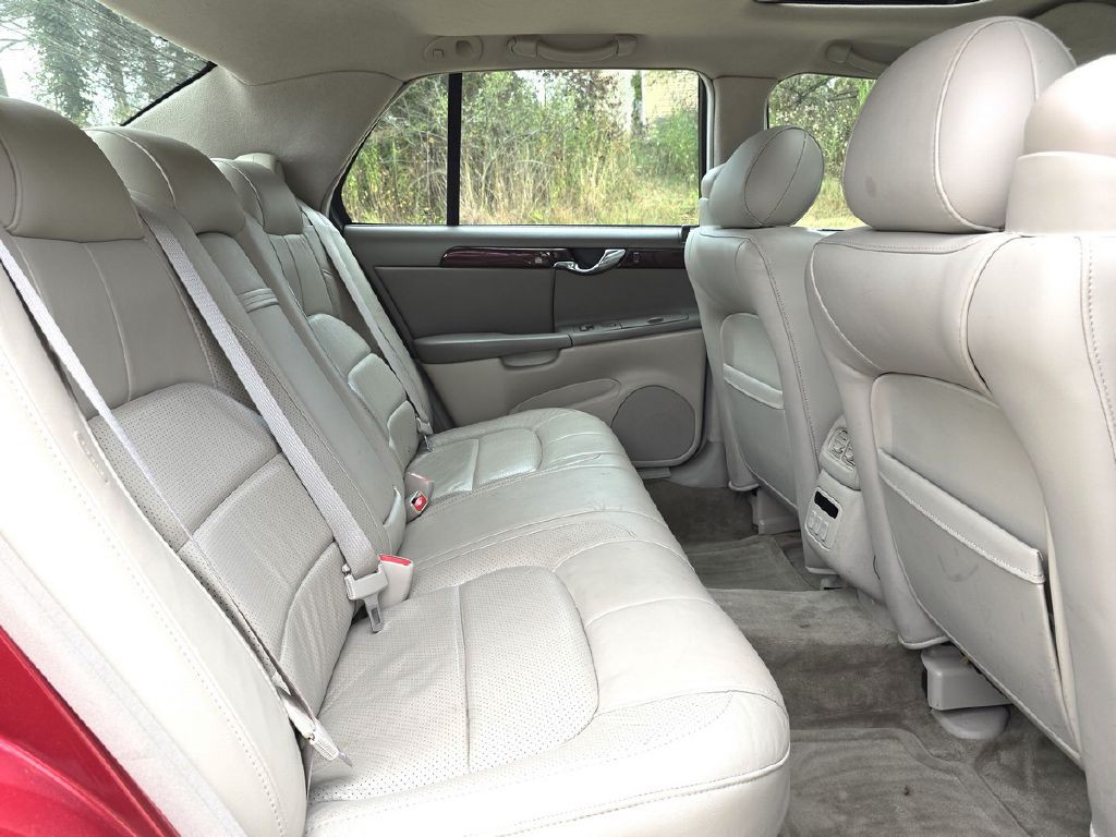 2003 Cadillac DTS Image 15