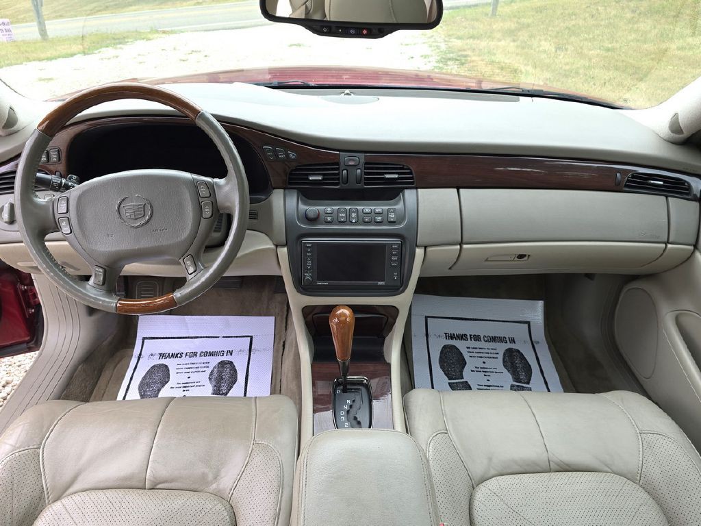 2003 Cadillac DTS Image 17