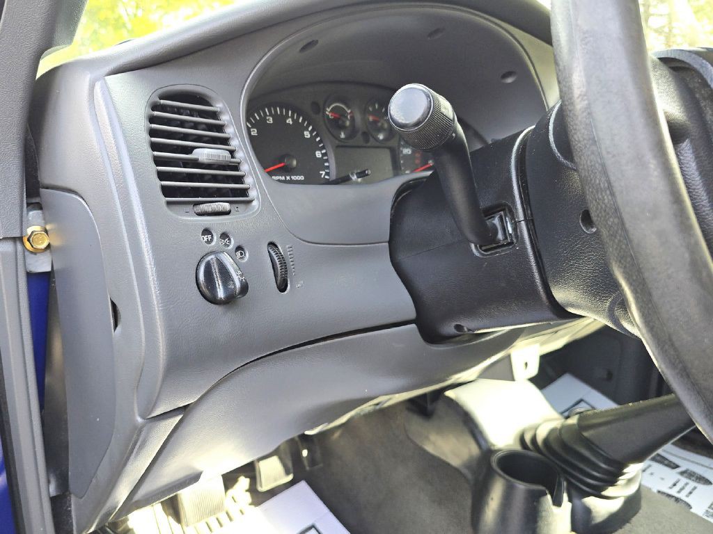 2005 Ford Ranger Image 21