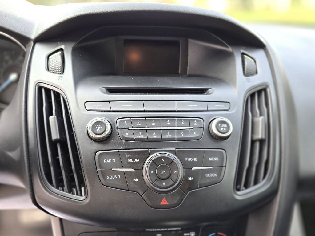 2015 Ford Focus Image 19