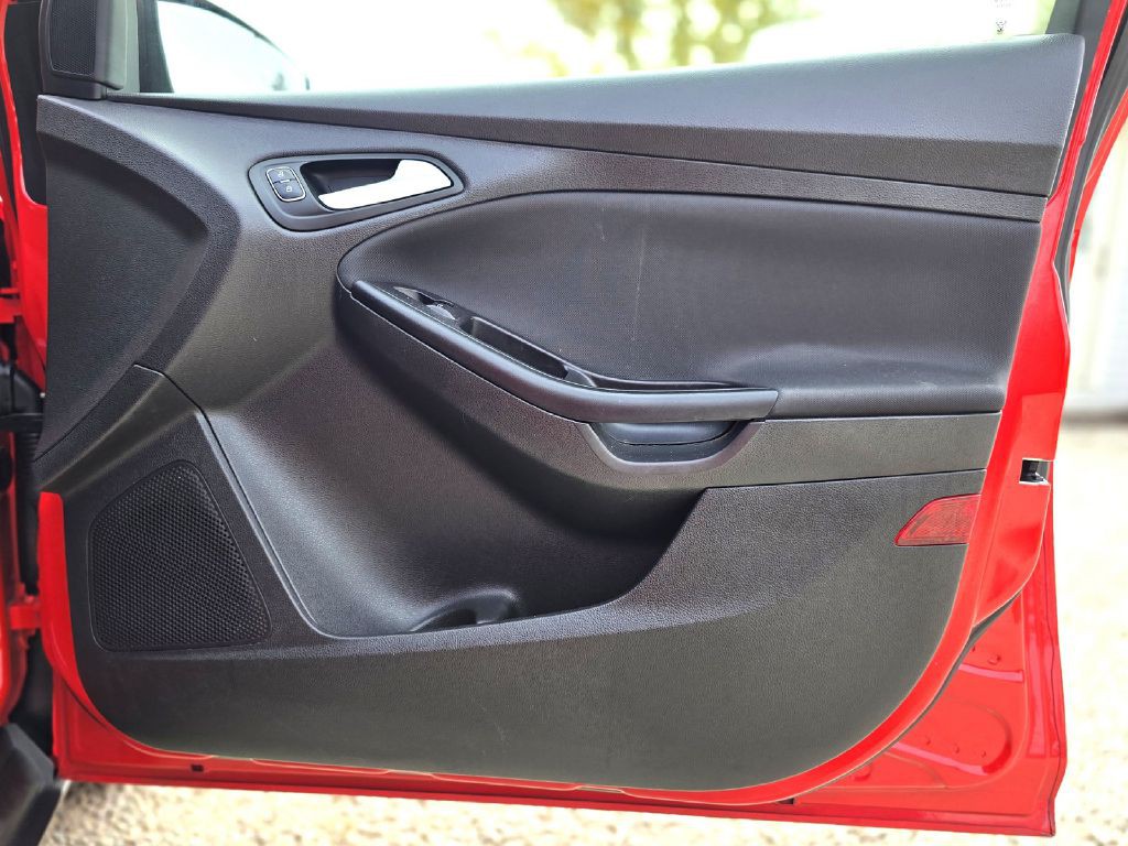 2015 Ford Focus Image 22