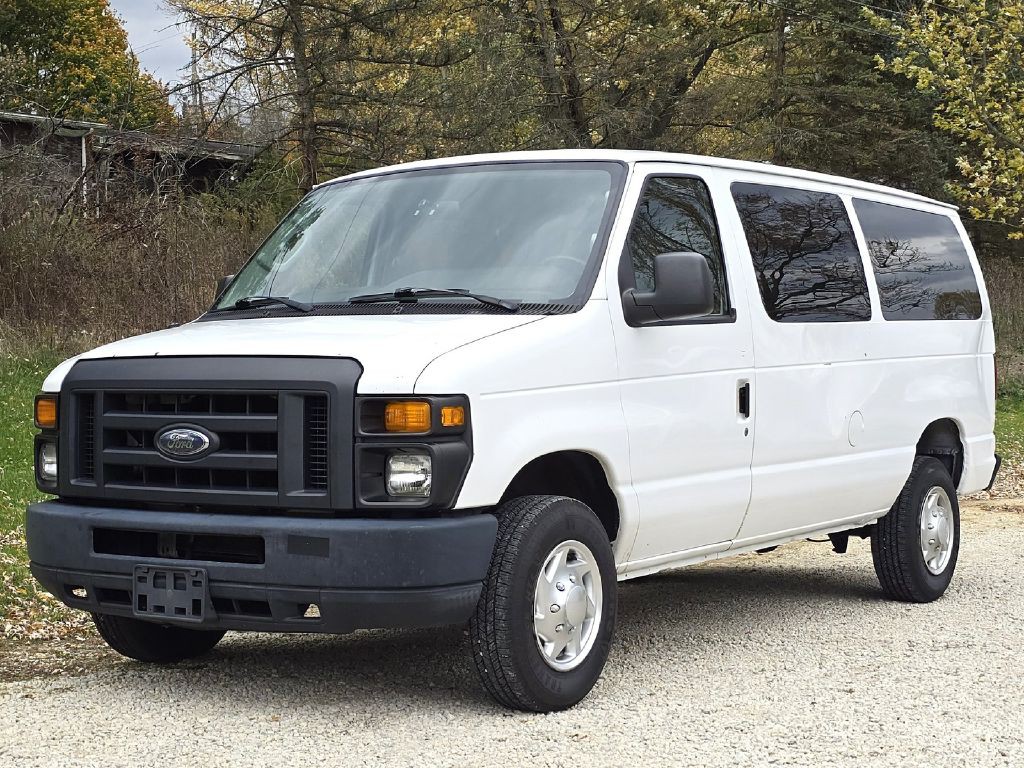 2013 Ford Econoline Image 2