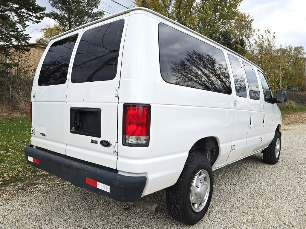2013 Ford Econoline Image 10