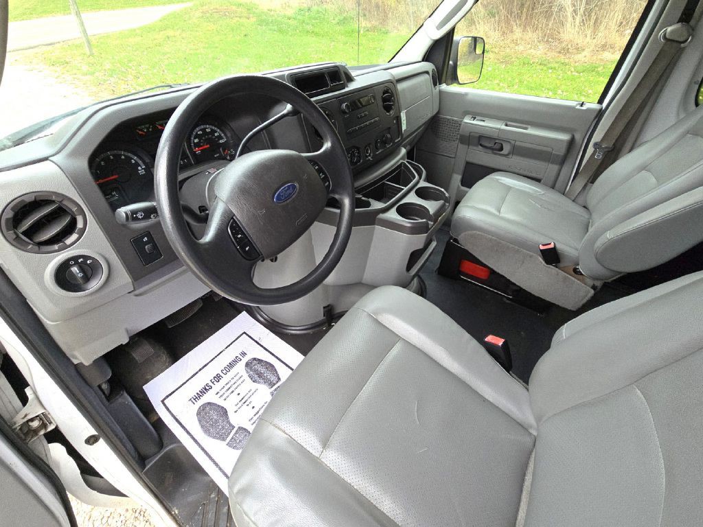 2013 Ford Econoline Image 12