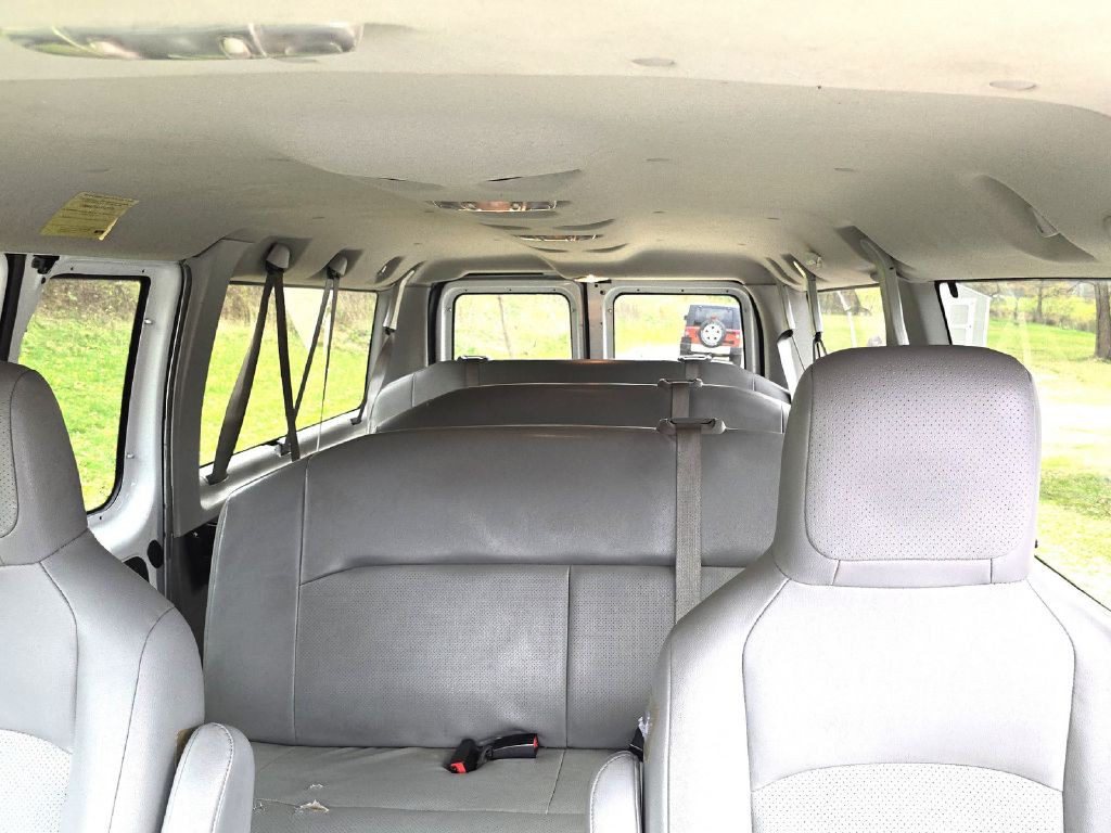 2013 Ford Econoline Image 17