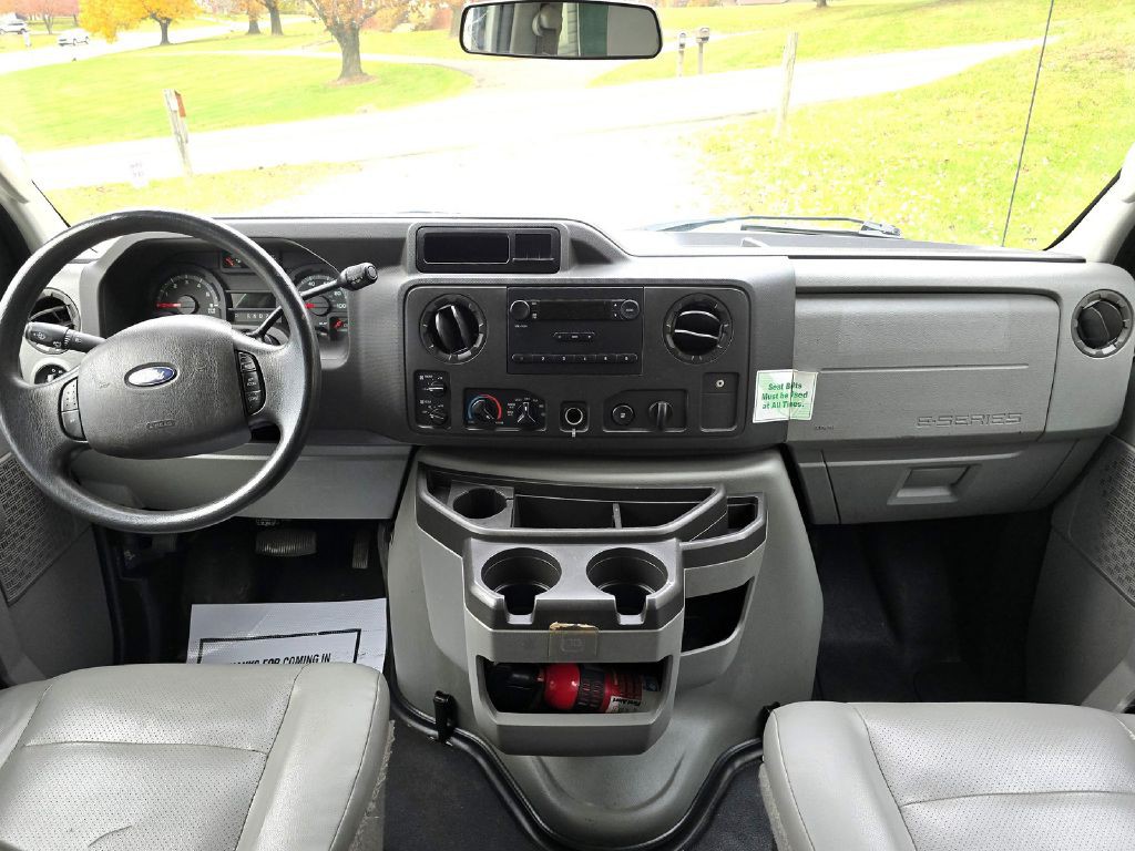 2013 Ford Econoline Image 18