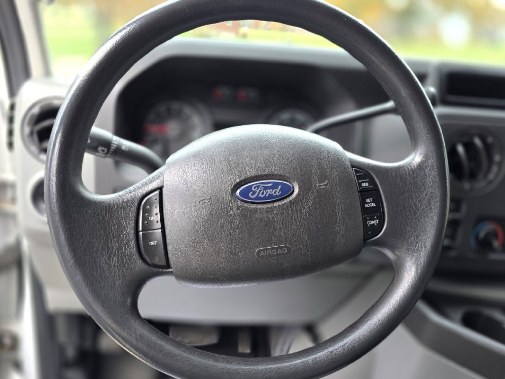 2013 Ford Econoline Image 19