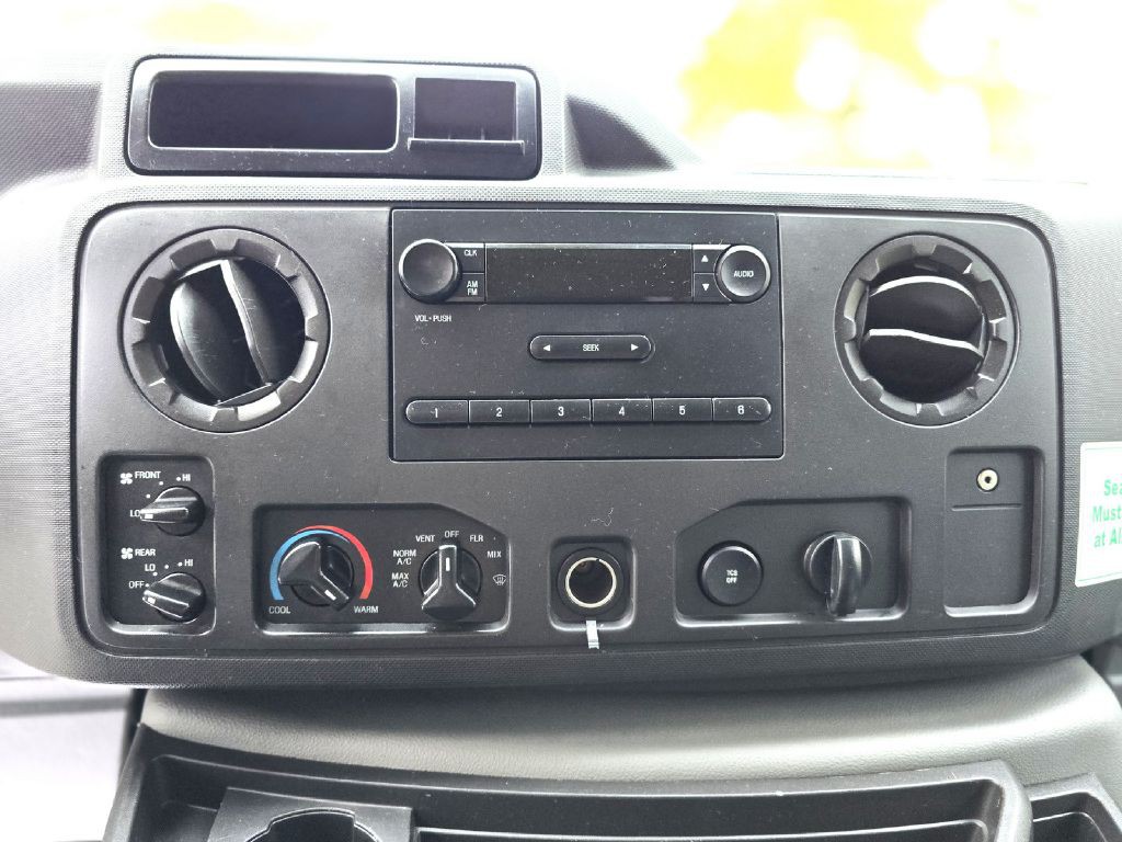 2013 Ford Econoline Image 20