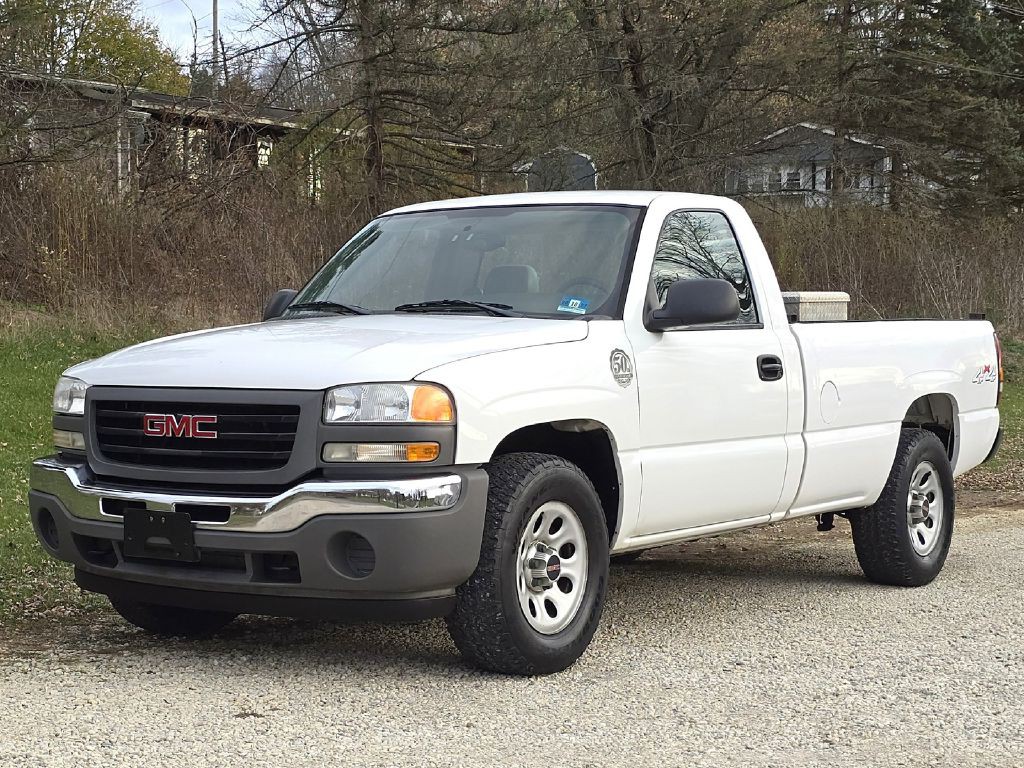 2006 GMC Sierra Image 2