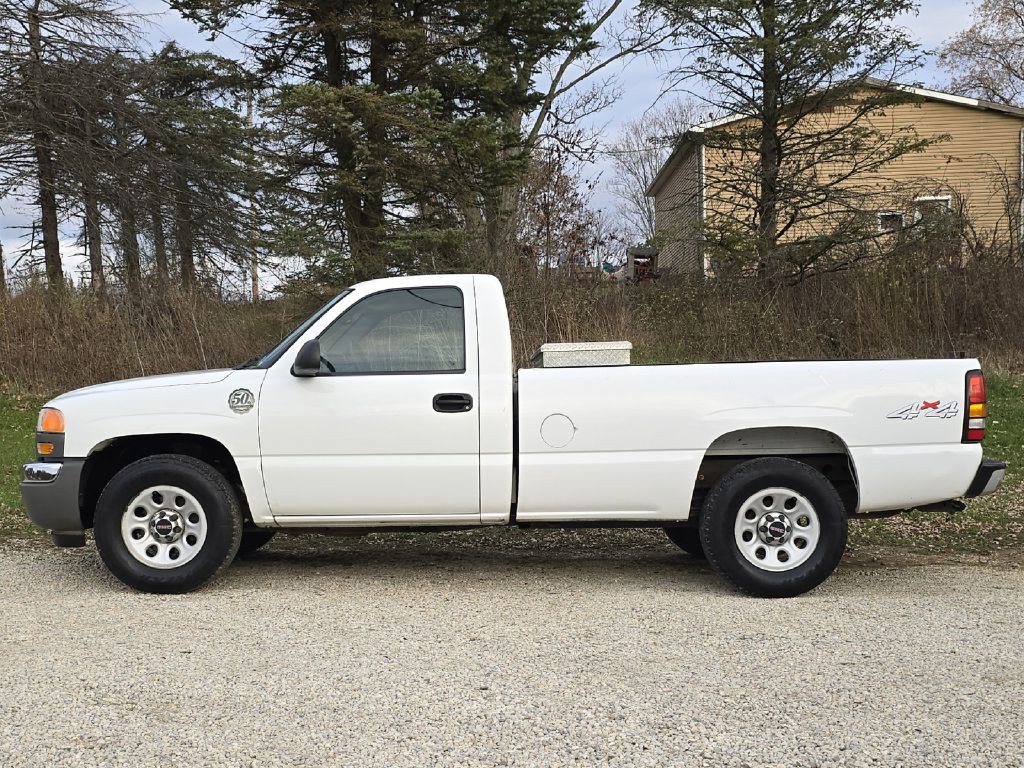 2006 GMC Sierra Image 3