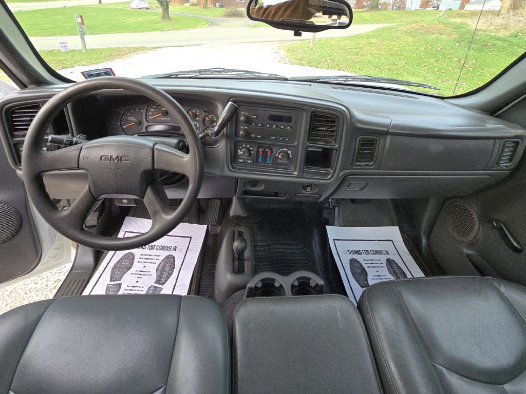 2006 GMC Sierra Image 16