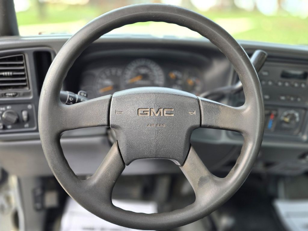 2006 GMC Sierra Image 17