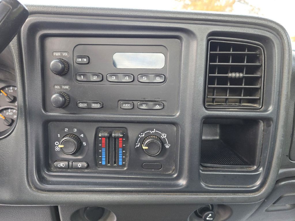 2006 GMC Sierra Image 18