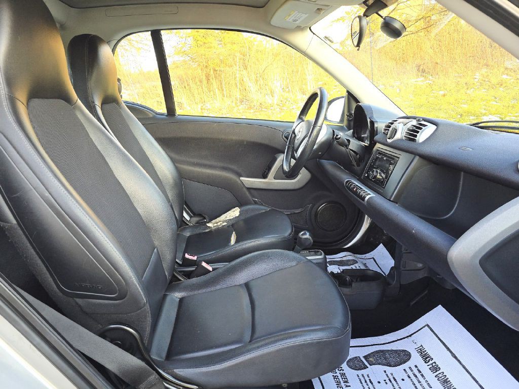2012 smart fortwo Image 14