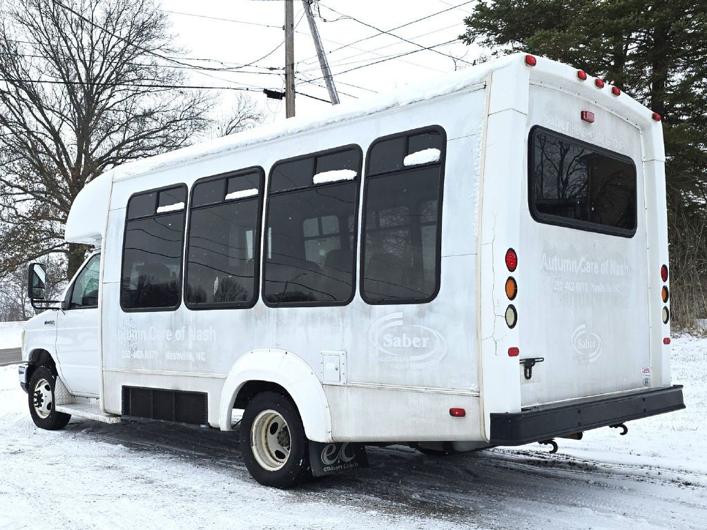 2011 Ford Econoline Image 4