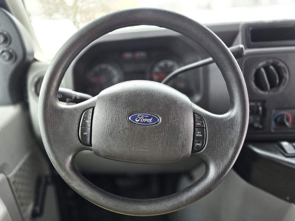 2011 Ford Econoline Image 10