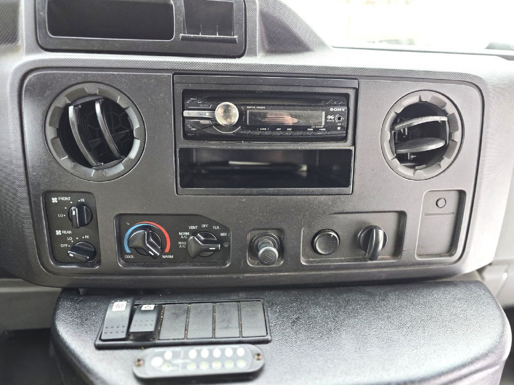 2011 Ford Econoline Image 11