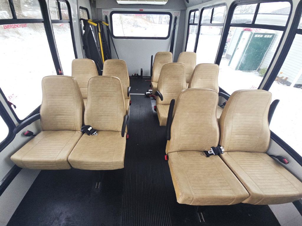 2011 Ford Econoline Image 13