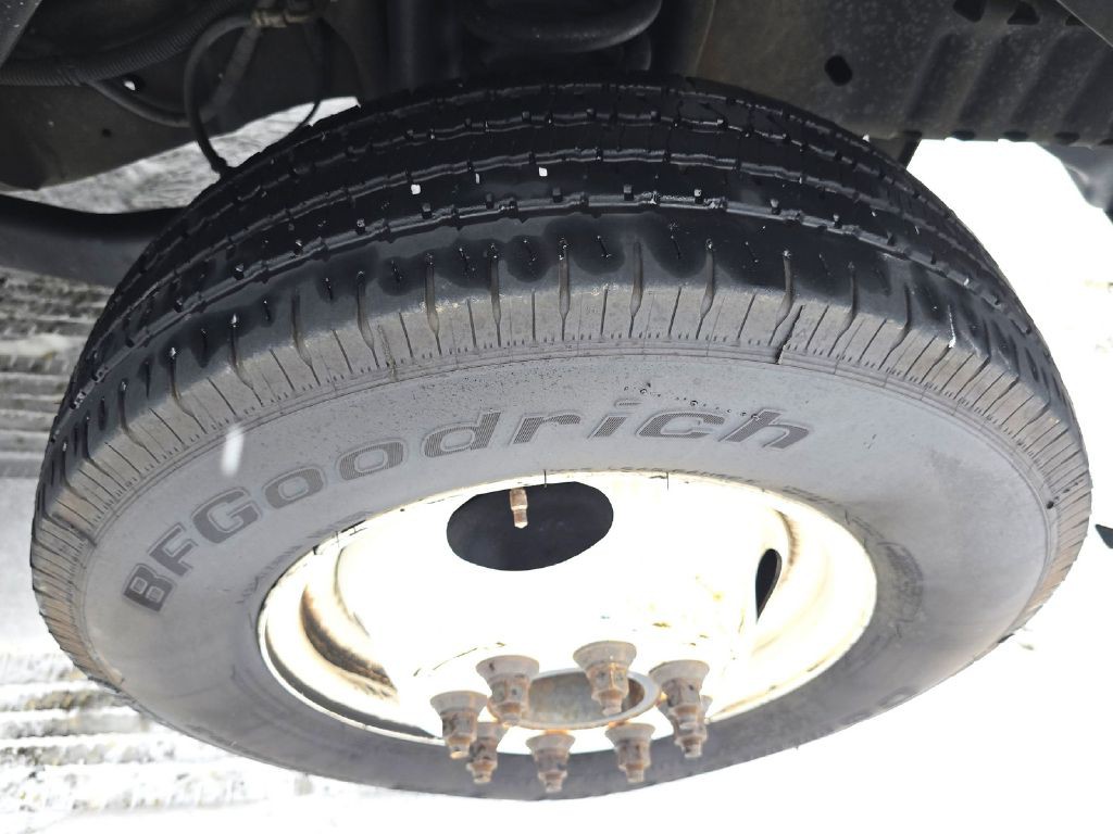 2011 Ford Econoline Image 18