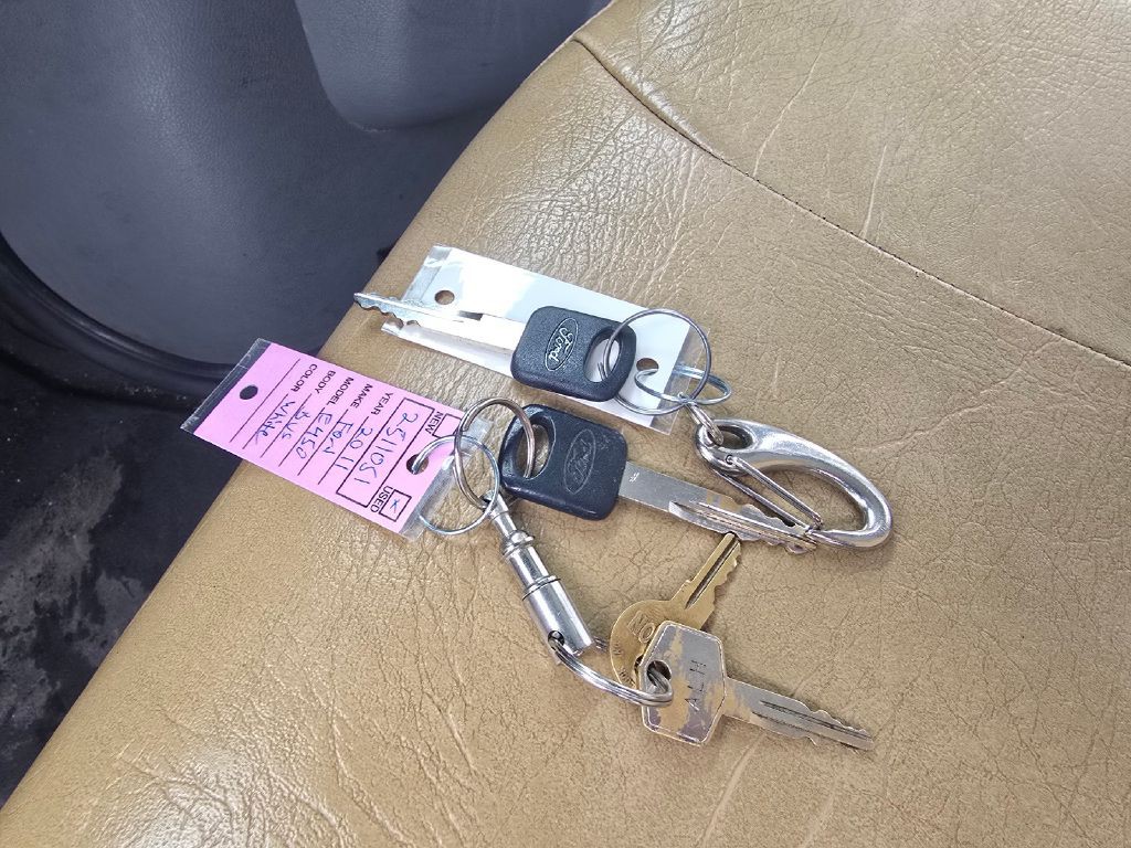 2011 Ford Econoline Image 24