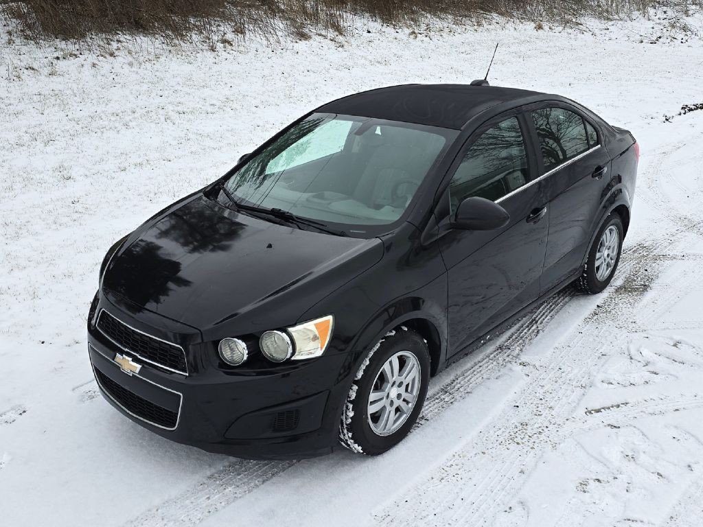 2016 Chevrolet Sonic Image 1
