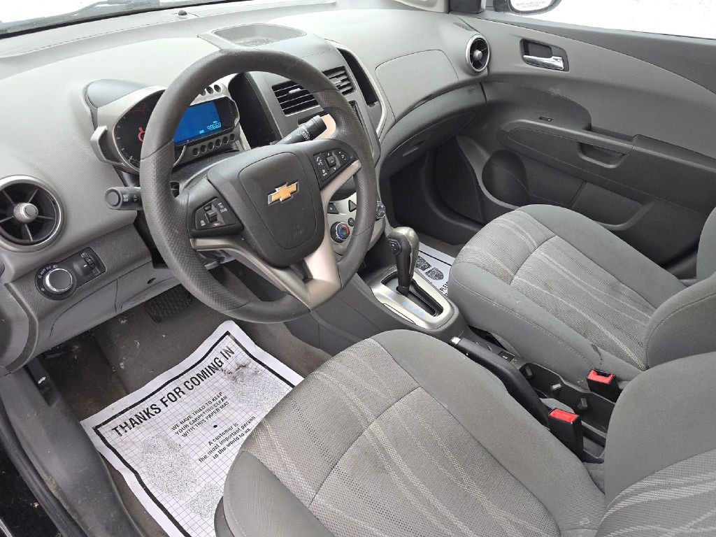 2016 Chevrolet Sonic Image 12