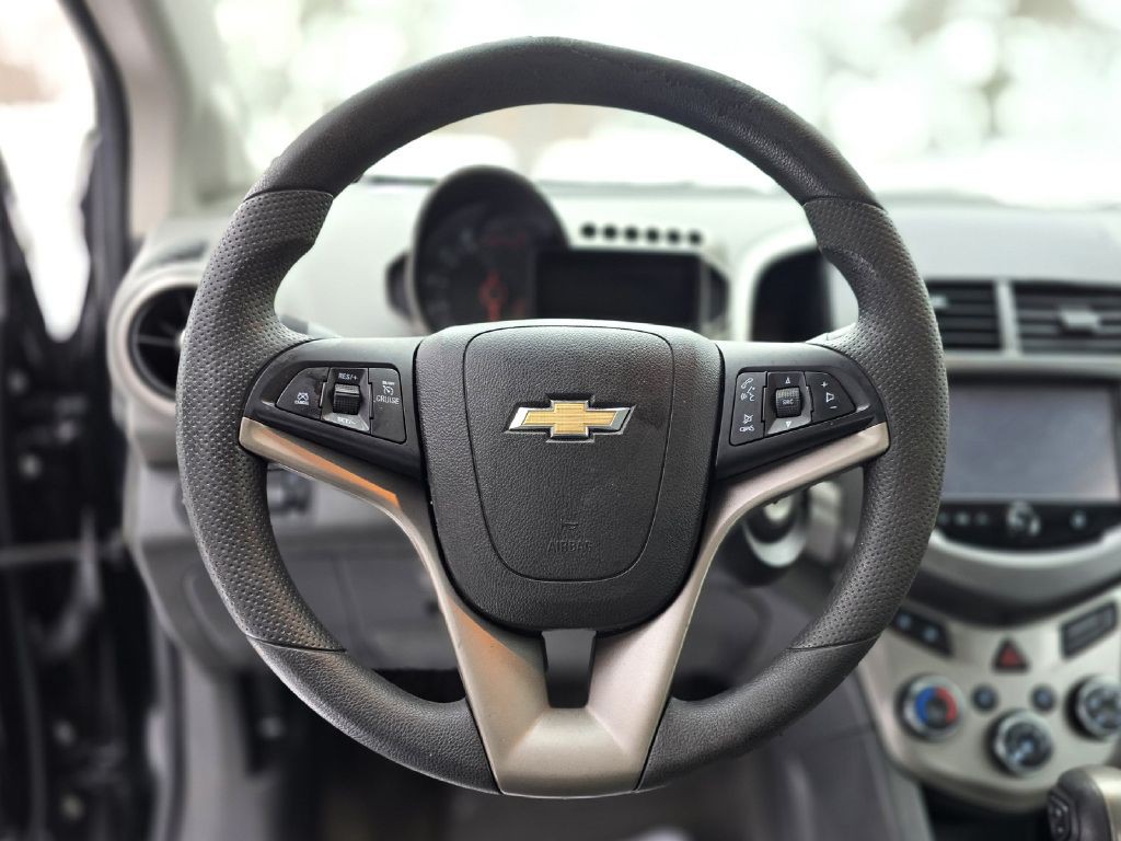 2016 Chevrolet Sonic Image 18