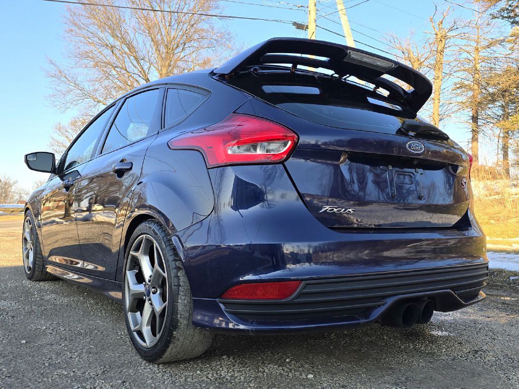 2017 Ford Focus Image 5
