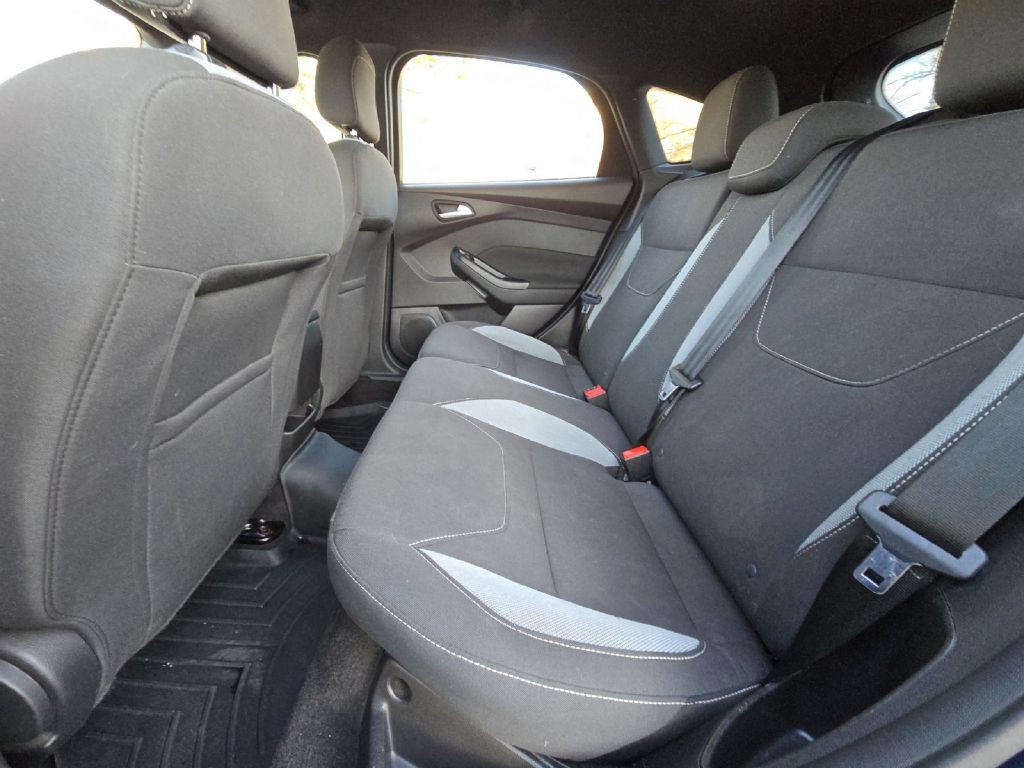 2017 Ford Focus Image 14