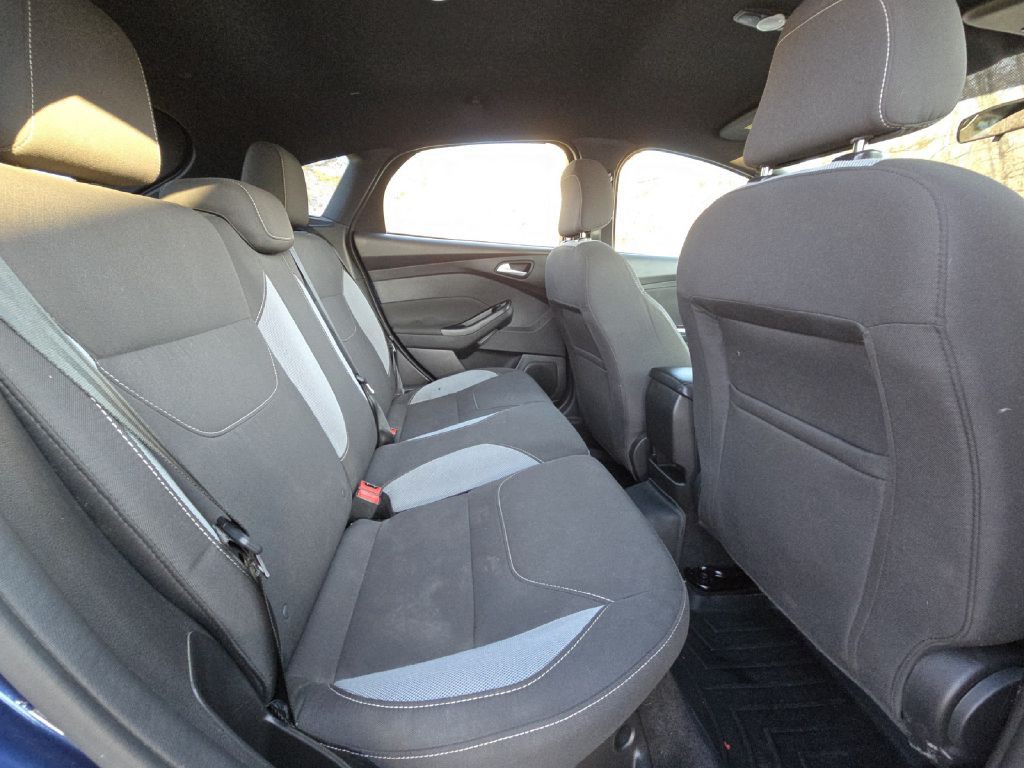 2017 Ford Focus Image 15