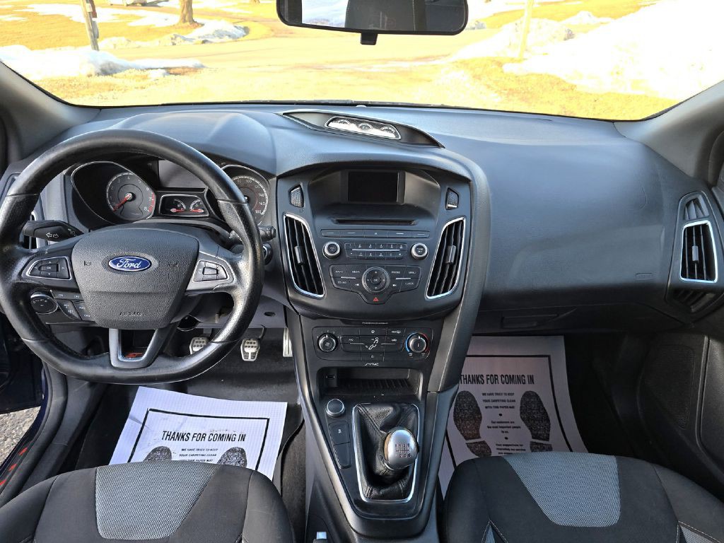 2017 Ford Focus Image 17