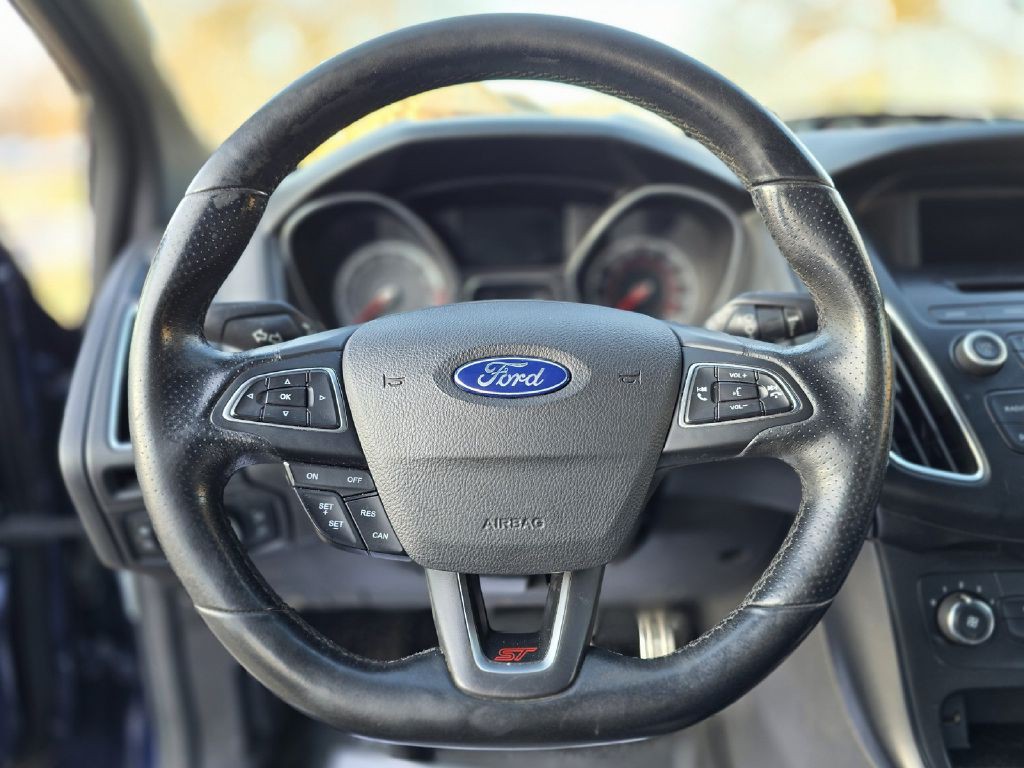 2017 Ford Focus Image 18