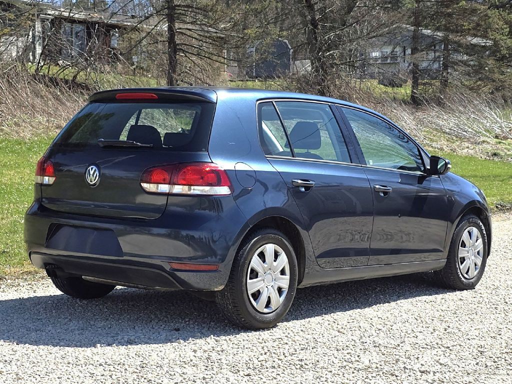 2013 Volkswagen Golf Image 9