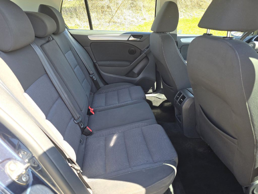 2013 Volkswagen Golf Image 15