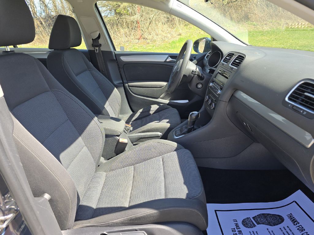 2013 Volkswagen Golf Image 16