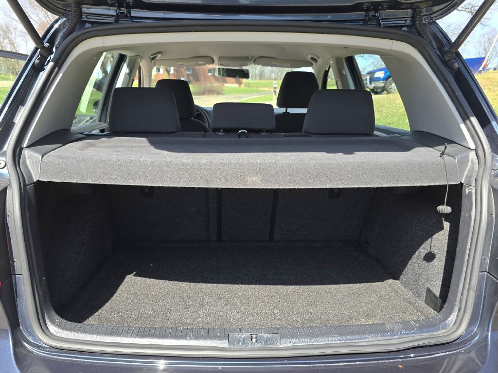 2013 Volkswagen Golf Image 17