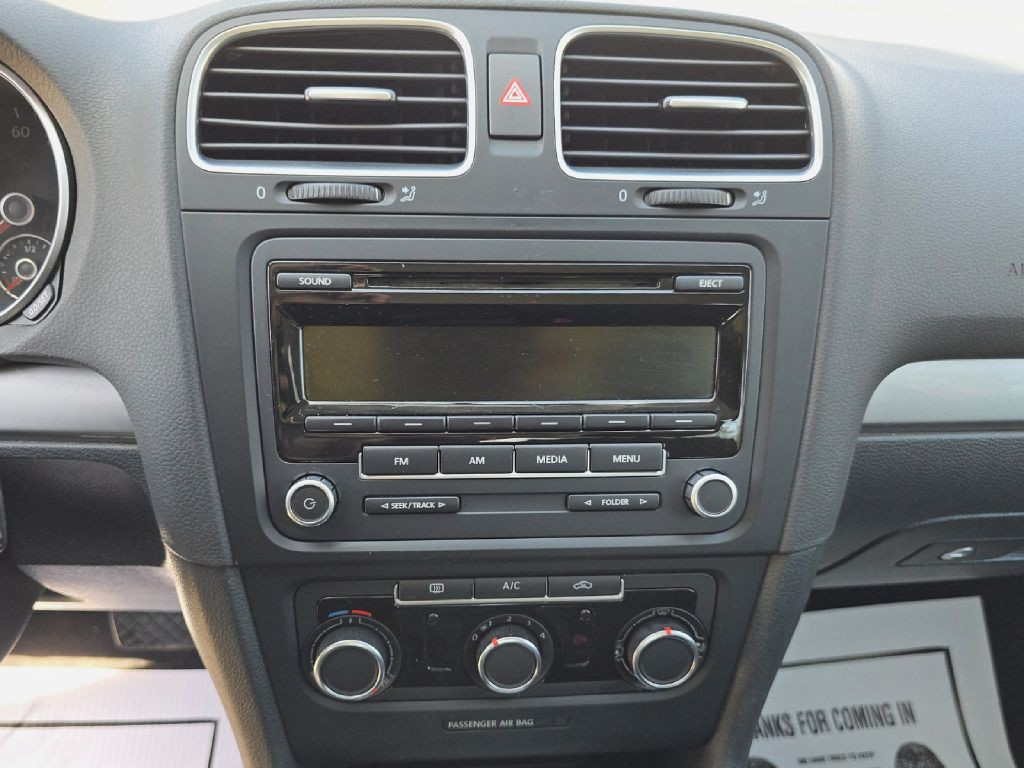 2013 Volkswagen Golf Image 20