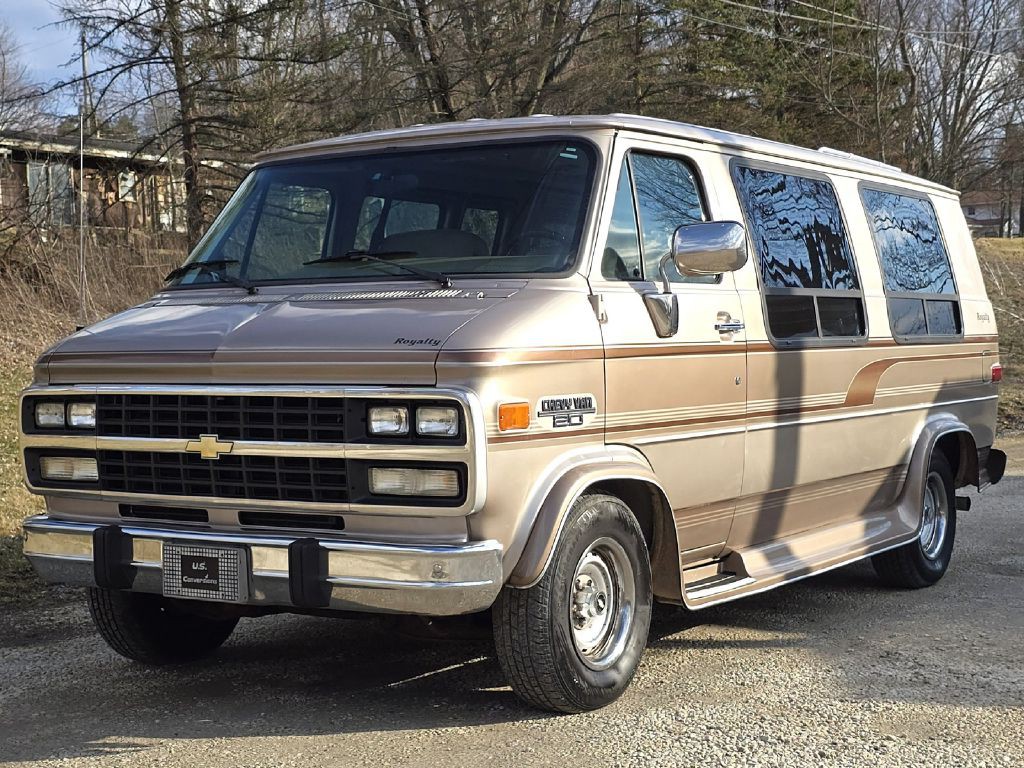 1994 Chevrolet G20 Image 2