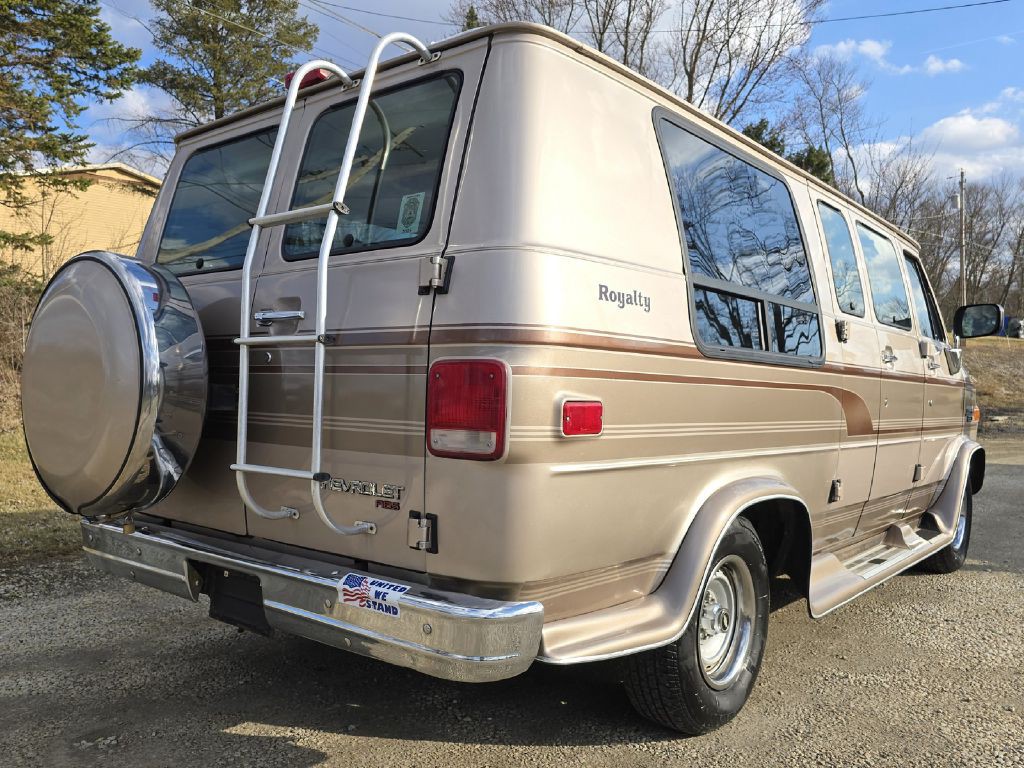 1994 Chevrolet G20 Image 10