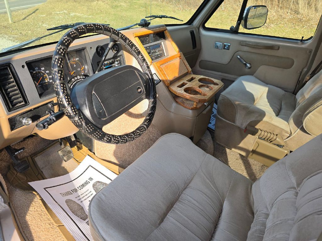 1994 Chevrolet G20 Image 12